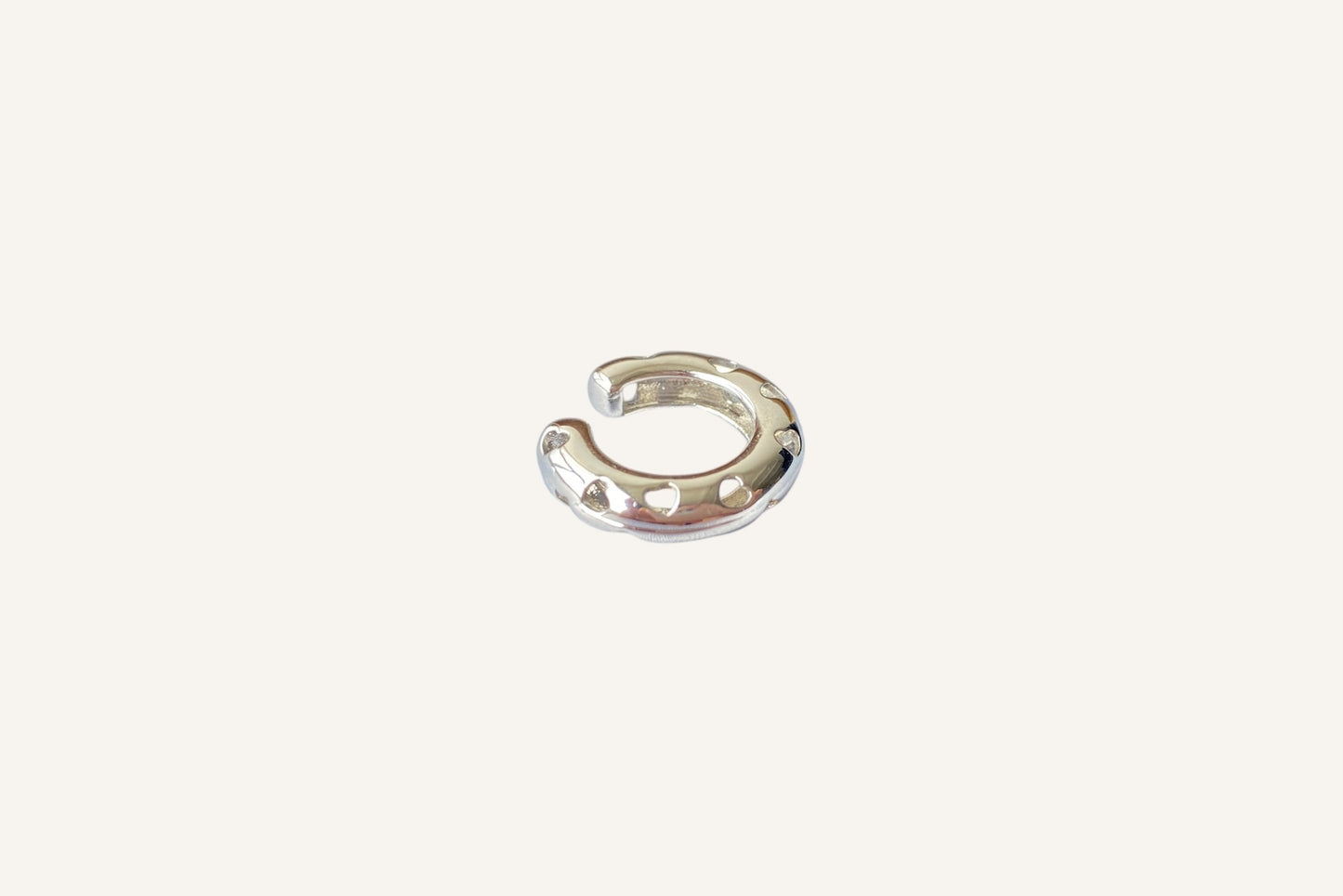 Earcuff Corazones Plateados